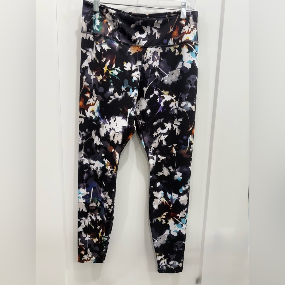 Nike Black Floral-Print Leggings with Multicolor Accents